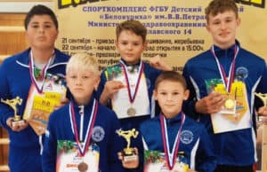 Спортсмены с Алтая успешно выступили на межрегиональных состязаниях по кикбоксингу