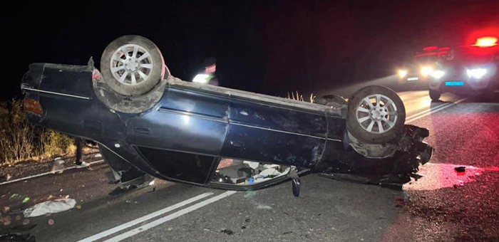 На печально известном участке Чуйского тракта перевернулся автомобиль