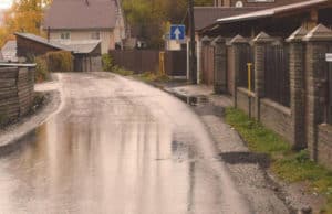 На улице Полежаева восстановили дорожное полотно На улице Полежаева восстановили дорожное полотно