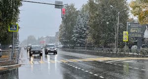 Из-за ухудшения погоды ГИБДД просит водителей быть внимательными на дорогах