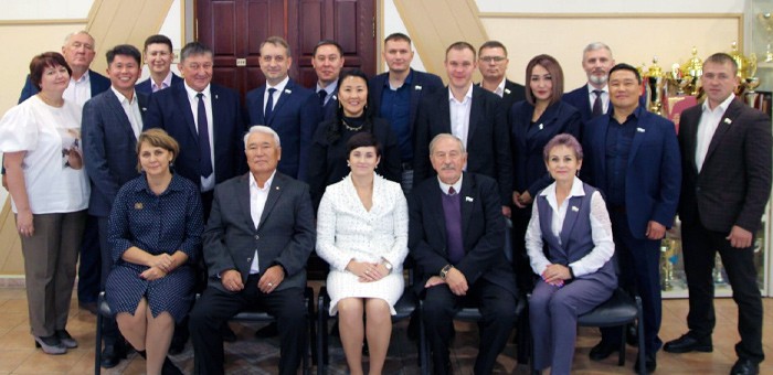 В Горно-Алтайске прошла первая сессия горсовета пятого созыва