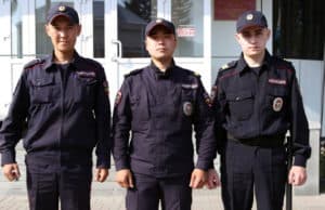 Полицейские спасли 16-летнюю девушку, которая пыталась свести счеты с жизнью Полицейские спасли 16-летнюю девушку, которая пыталась свести счеты с жизнью