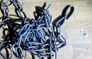 Житель Ильинки похитил обидчика жены, приковал его к трубе и несколько часов издевался над ним