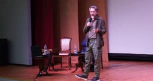 Сергей Шнуров пообщался с горно-алтайскими школьниками