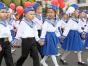 В Горно-Алтайске прошел парад первоклассников В Горно-Алтайске прошел парад первоклассников