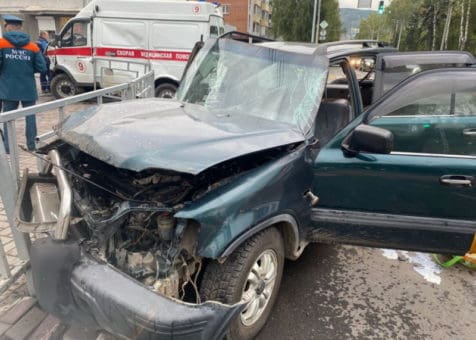ДТП со «скорой помощью» в Горно-Алтайске: пострадали два человека