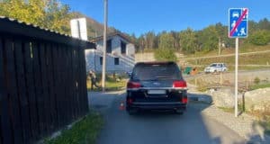 Девятилетний ребенок попал под колеса Toyota Land Cruiser в Манжероке Девятилетний ребенок попал под колеса Toyota Land Cruiser в Манжероке