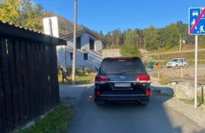 Девятилетний ребенок попал под колеса Toyota Land Cruiser в Манжероке