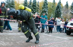Соревнования по пожарно-спасательному многоборью прошли в Горно-Алтайске Соревнования по пожарно-спасательному многоборью прошли в Горно-Алтайске