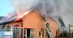 В крупном пожаре на улице Пушкина пострадала женщина