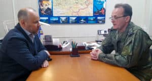 Константин Криворученко передал участникам спецоперации бронированную машину Константин Криворученко передал участникам спецоперации бронированную машину