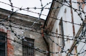 За кражу инструментов у отчима горожанина отправили в колонию строгого режима
