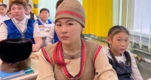 В лицее №1 и школе №13 открыли современные кабинеты алтайского языка