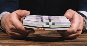 Свыше 2 млн рублей отдал жуликам мужчина, желавший заработать на «бирже» Свыше 2 млн рублей отдал жуликам мужчина, желавший заработать на «бирже»