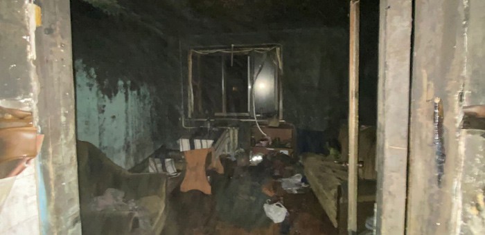 Три человека погибли при пожаре в многоквартирном доме в центре Горно-Алтайска