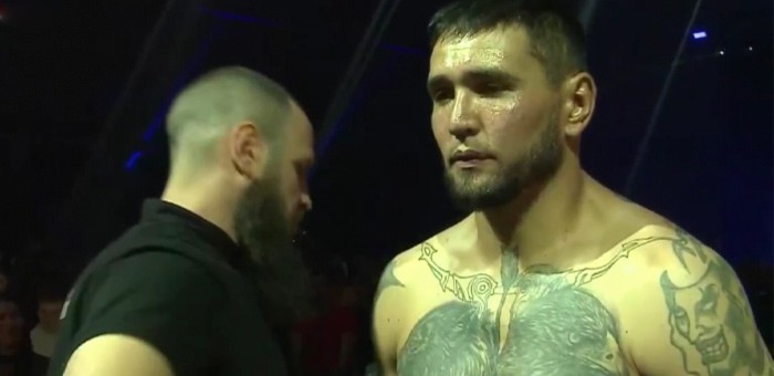 Денис Черкасов одержал победу в турнире по ММА в Омске