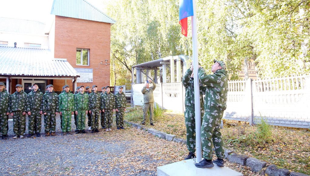 В Горно-Алтайске начались учебные военные сборы для школьников