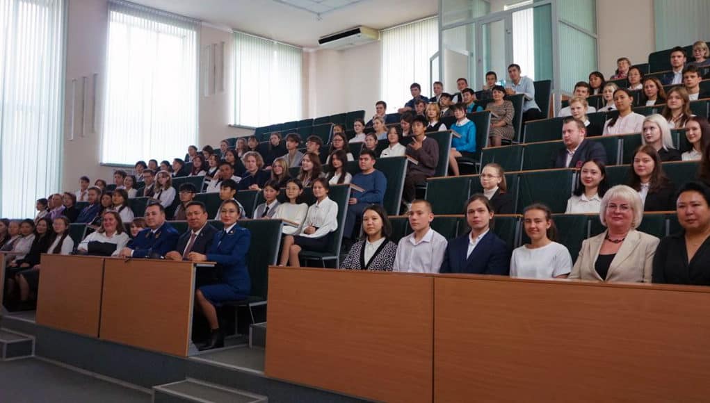 Лицеисты пообщались с прокурором о работе и жизни