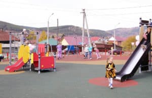 Детскую игровую площадку открыли на Барнаульской улице
