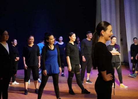 Артисты из Национального театра отправились в Ховд преподавать театральное мастерство