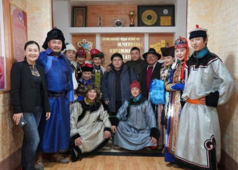 Артисты из Национального театра отправились в Ховд преподавать театральное мастерство