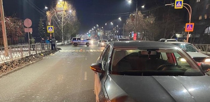 На пешеходном переходе сбили женщину, она госпитализирована