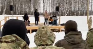 Артисты из Республики Алтай провели концерт для мобилизованных