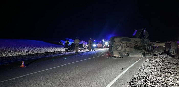Водитель «Лады Калины» выехал на встречку – один пассажир погиб, четверо в больнице