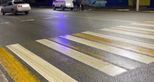 Глубокой ночью на пешеходном переходе сбили горожанку Глубокой ночью на пешеходном переходе сбили горожанку