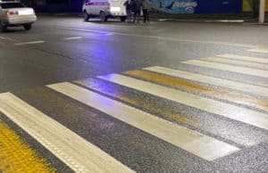 Глубокой ночью на пешеходном переходе сбили горожанку Глубокой ночью на пешеходном переходе сбили горожанку