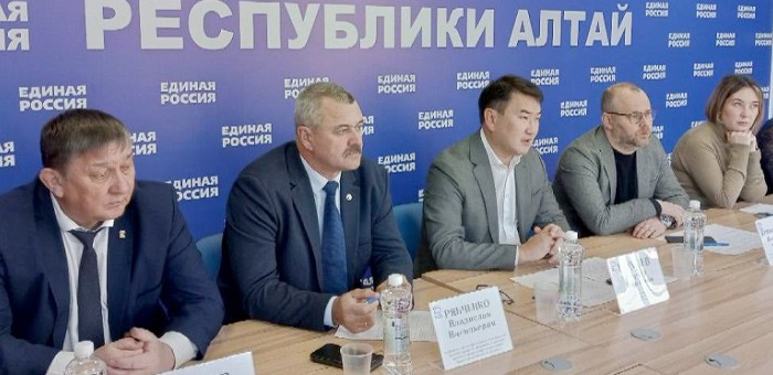 «Единая Россия» назначила исполняющих обязанностей секретарей в Улаганском и Шебалинском районах