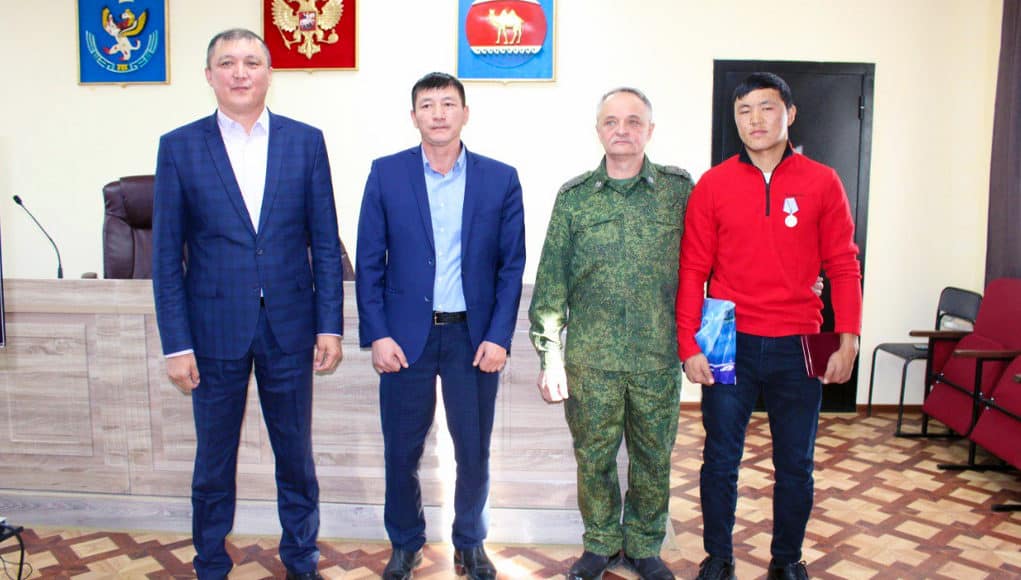Военнослужащий из Кош-Агачского района награжден медалью «За отвагу»