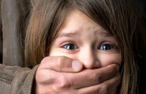 Житель Майминского района надругался над 6-летней девочкой Житель Майминского района надругался над 6-летней девочкой