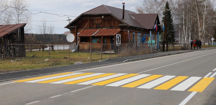 Дорожные знаки, ограждения, тротуары, сигнальные столбики: при ремонте дорог заботятся о безопасности