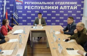 Единороссы рекомендовали избрать спикером шебалинского райсовета Аржана Тодошева Единороссы рекомендовали избрать спикером шебалинского райсовета Аржана Тодошева