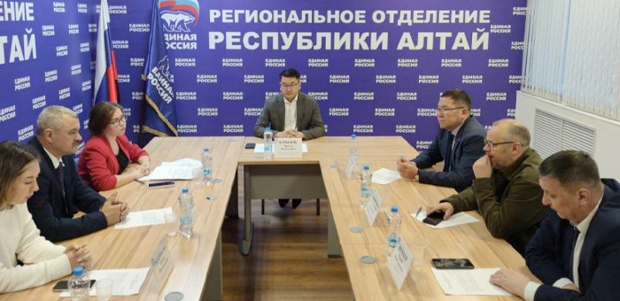 Единороссы рекомендовали избрать спикером шебалинского райсовета Аржана Тодошева