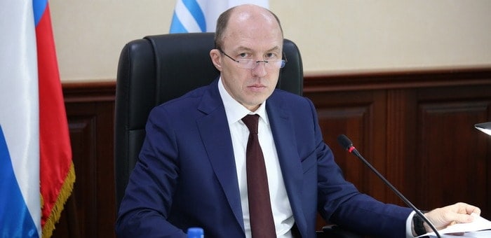 Олег Хорохордин поручил срочно выплатить премии городским педагогам