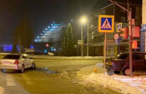 Ночью в Горно-Алтайске столкнулись ВАЗ и иномарка Ночью в Горно-Алтайске столкнулись ВАЗ и иномарка