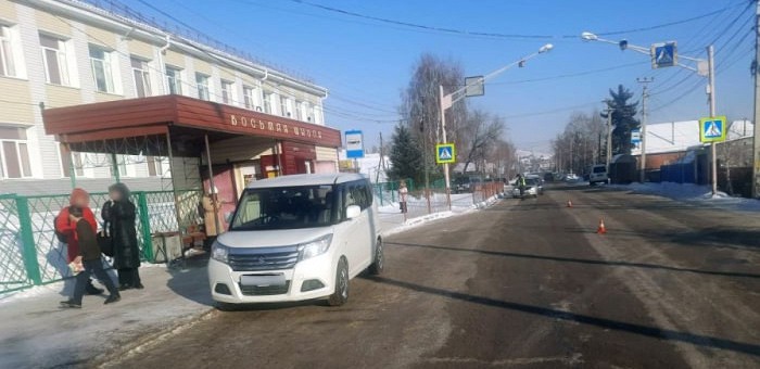 На пешеходном переходе возле школы сбили 14-летнюю девочку