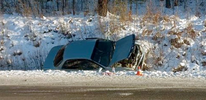 Житель Алтайского края разбил автомобиль на Чуйском тракте и попал в больницу