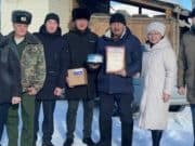 В Кош-Агаче поблагодарили отца, трое сыновей которого участвуют в спецоперации В Кош-Агаче поблагодарили отца, чьи трое сыновей участвуют в спецоперации