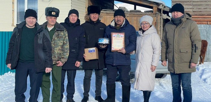 В Кош-Агаче поблагодарили отца, трое сыновей которого участвуют в спецоперации