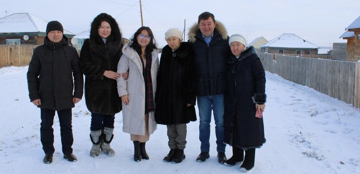В Кош-Агачском районе поздравили с Новым годом семьи участников спецоперации