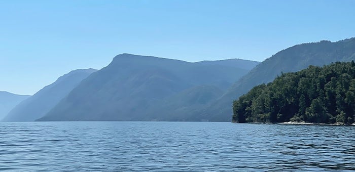 На Телецком озере выявили серьезные нарушения природоохранного законодательства