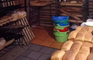 Пекарню, поставлявшую хлеб в акташскую школу, закрыли из-за антисанитарии