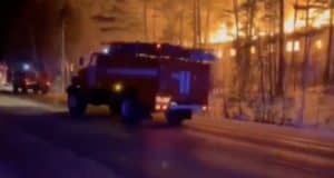 На Чуйском тракте загорелась турбаза