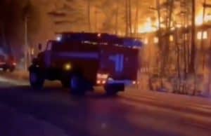 На Чуйском тракте загорелась турбаза