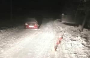 Не справилась с управлением, врезалась в опору ЛЭП и попала в больницу 1 января сельчанка врезалась в опору ЛЭП и попала в больницу