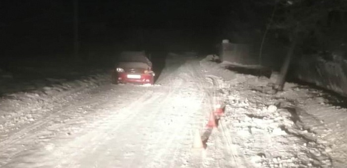 Не справилась с управлением, врезалась в опору ЛЭП и попала в больницу