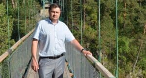 Бывшего руководителя Минприроды оштрафовали за покупку для правительства дорогих машин Бывшего руководителя Минприроды оштрафовали за покупку дорогих машин